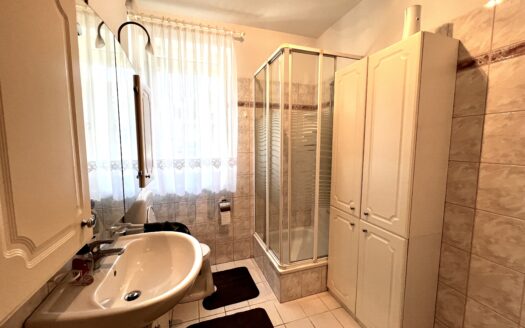 Gablitz / Zentrum – möblierte Singlewohnung mit West-Terrasse